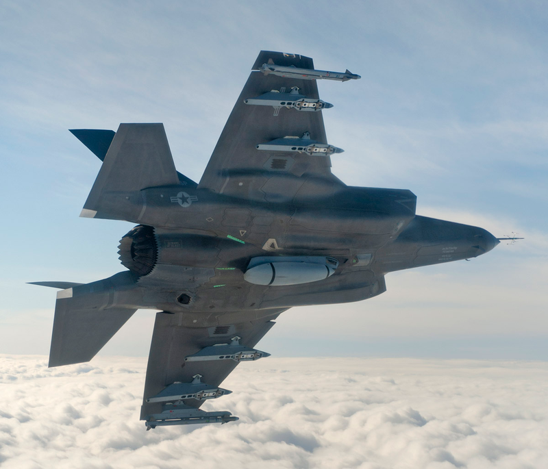Illustration for article titled Here's A Rare Glimpse Of The F-35A's Internal 25mm Cannon Firing